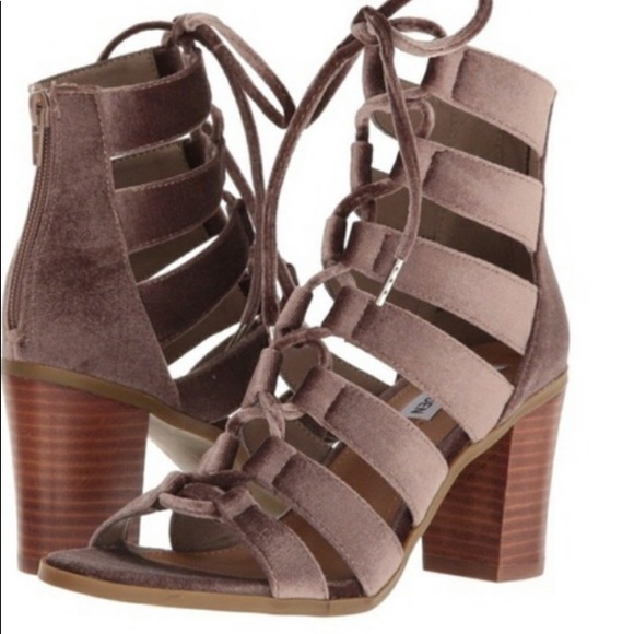 Steve Madden Bensin V Heels - Picture 1 of 6